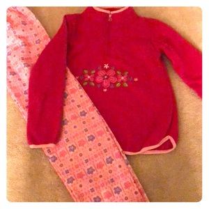 2pc fleece set.